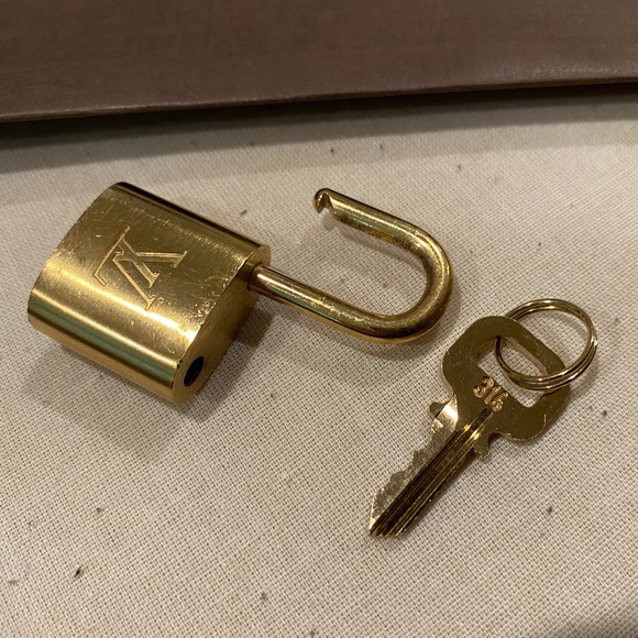 Louis Vuitton Brass Lock and Key - Picture 4 of 15